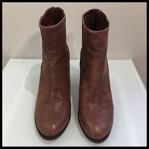 Arturo Chiang leather boots HOST PICK 🎉
